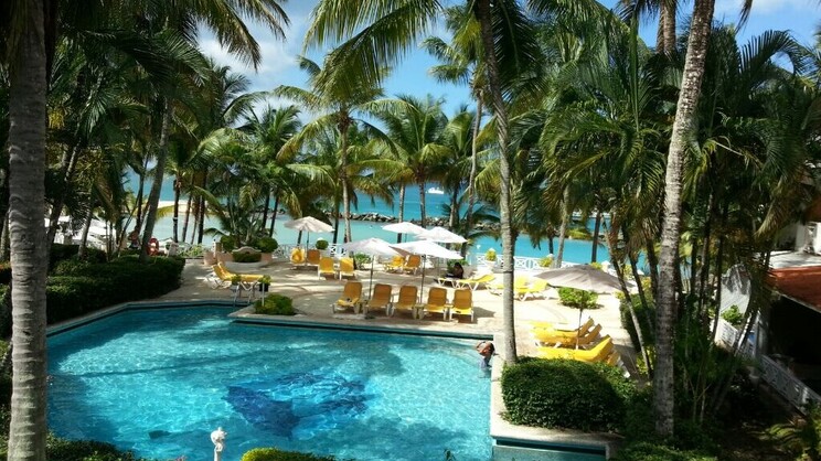 Coco Reef Resort & Spa